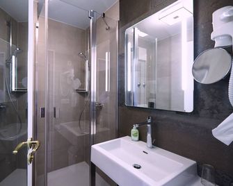 Hotel Alter Wirt - Hallbergmoos - Baño