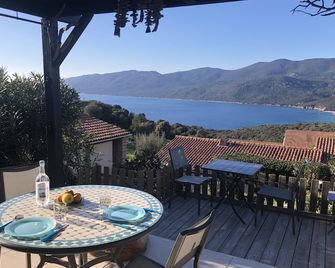 Mini-villa, magnificent sea view - heated pool - residence in Serra Di Ferro - Serra-di-Ferro - Balcony