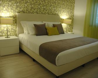 Hotel Dom Lourenco - Lourinha - Спальня
