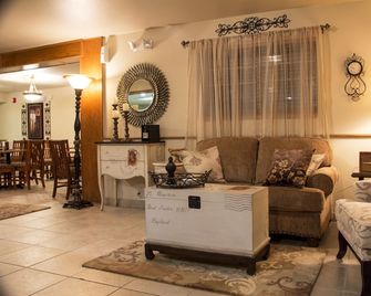 All American Inn and Suites - ברנסון - סלון