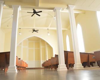 Madison Hill Chapel & Event Center - Monroe - Lobby