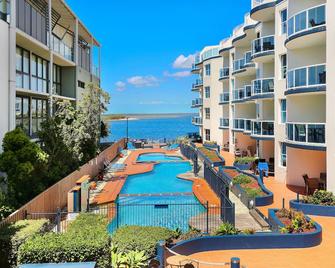 ووترمارك ريزورت كالوندرا - كالوندرا - حوض السباحة