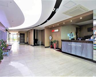 Jeju Sunbeach Hotel & Resort - Jeju City - Front desk