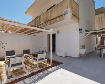 Casa Vico Manzoni By Barbarhouse - Castro di Lecce - Patio