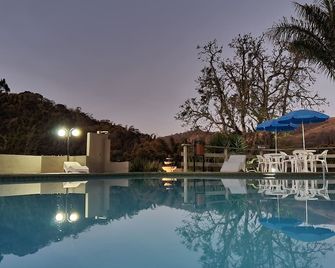 Chalés Vila da Serra - Serra Negra - Piscina