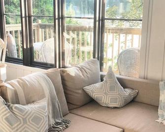 Water front cottage near Tremblant - Saint-Faustin-Lac-Carré - Вітальня