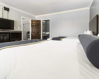 Hollywood Palms Inns & Suites - Los Angeles - Bedroom