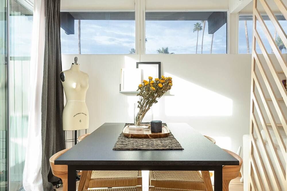Eclectic updated condo in Mid-Century complex - פאלם ספירנגס - חדר אוכל