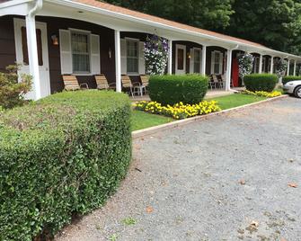 Cave Mountain Motel - Windham - Building