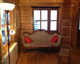 North Star Guesthouse - Eyvindarhólar - Living room