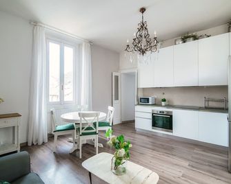 Glamour - Fino Mornasco - Kitchen