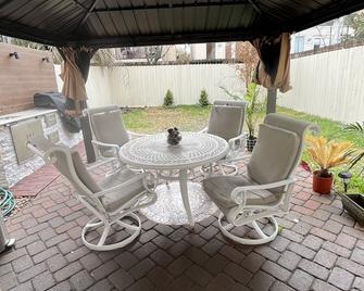 Casablanca 1 - Houston - Patio