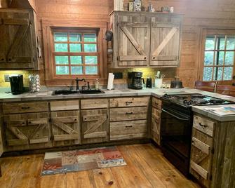 Peaceful, Secluded Cabin near Beaver Lake - Garfield - Cocina