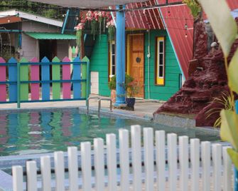 Capital O 91187 D'dusun Raudhah Chalet - Baling - Pool
