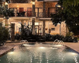 Tree of Life Vanvilas Riveredge Corbett - Rāmnagar - Havuz