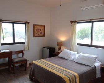 Hacienda de Palmas: Room #4 East Cape with one queen size bed - La Ribera