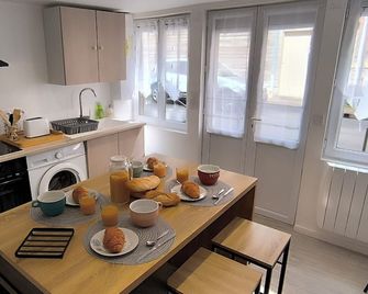 Modern Cosy Hyper Centre - Bernay - Küche