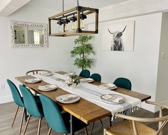 Farmhouse Chic with Mountain and Lake Views - Windham - Comedor