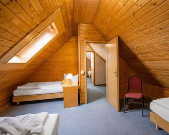 Hotel garni Zwickau-Mosel - Глаухау - Спальня