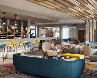 Hampton by Hilton Hamilton Park - Hamilton - Bar