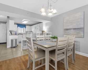 Sand Key 632: 2 Br/2 Ba Perdido Key Beachfront Condo, On-Site Rental Office, Sleeps 6 - Magnolia Springs - Dining room