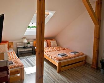 Hostel 33 - Trzebinia - Bedroom
