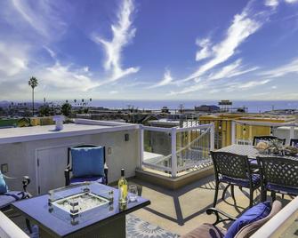 Big ocean views, steps from beach - Pismo Beach - Balcony