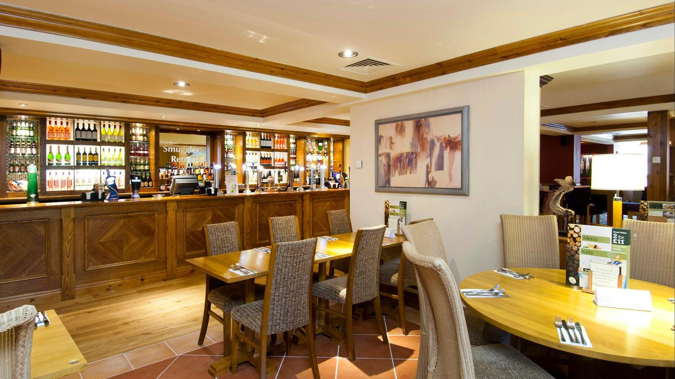 بريميير إن رامس جاي ي - مانستون أير رت