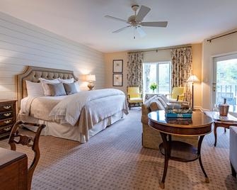 Greystone Inn - Lake Toxaway - Bedroom