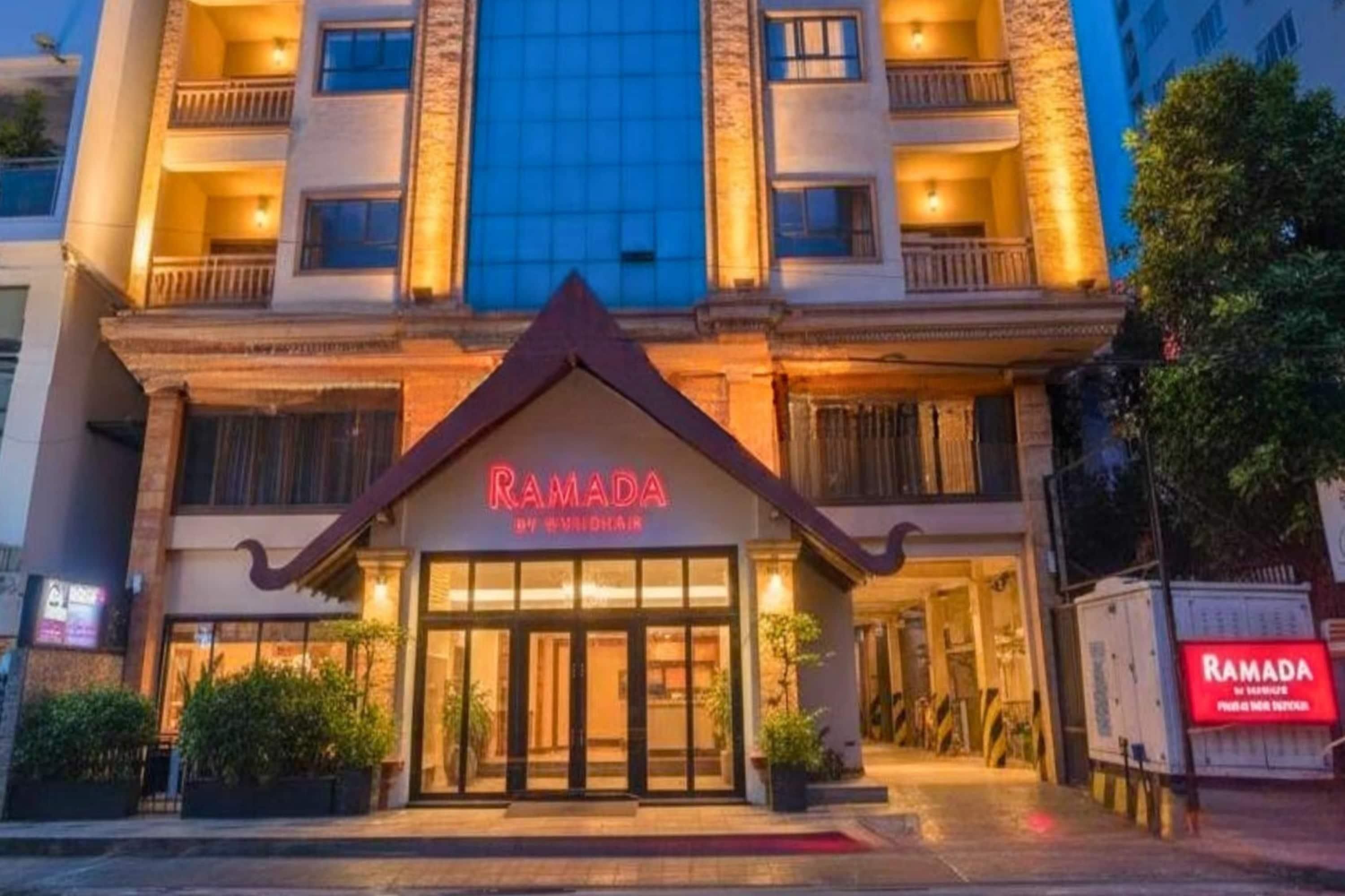 Ramada by Wyndham Phnom Penh Central - Phnom Penh - Byggnad