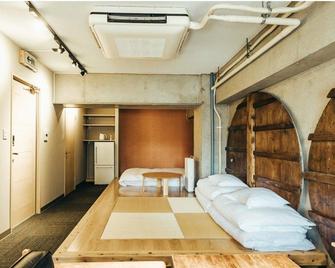 Common De -Hostel&Bar- - Fukuoka - Makuuhuone