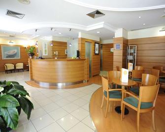 Campanile Alicante - Alicante - Front desk