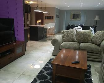 Dinaledi House - Bela-Bela