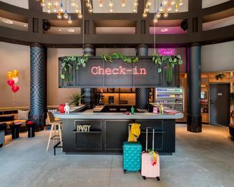 Moxy The Hague - The Hague - Front desk