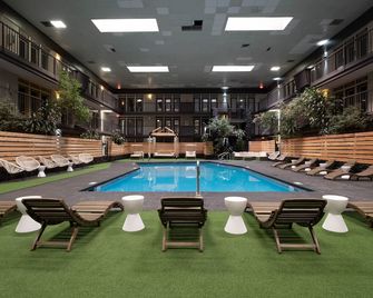 Cactus Cove Inn and Suites - Amarillo - Pool