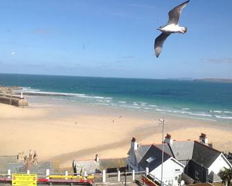 Golden Hind - St. Ives - Beach