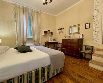 Vicentini Farmhouse - In Monferrato - Alfiano Natta - Bedroom