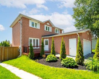 Haven House - Orangeville - Будівля