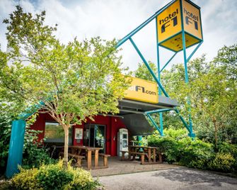 hotelF1 Brive Ussac - Ussac - Gebäude