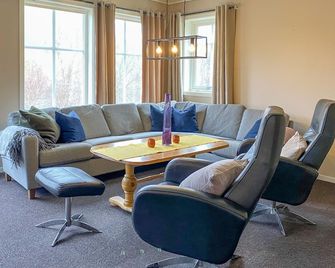 3 Bedroom Amazing Home In Haddal - Vartdal - Living room