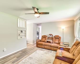 2 Mi to Dtwn Family Home in Warsaw! - Warsaw - Pokój dzienny
