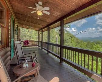 Heavens Whisper - Blue Ridge - Balcony