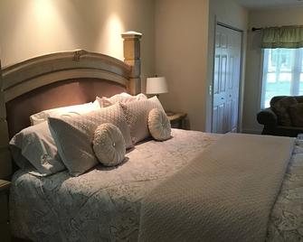 Guesthouse located in historic Toccoa Ga - Toccoa - Bedroom