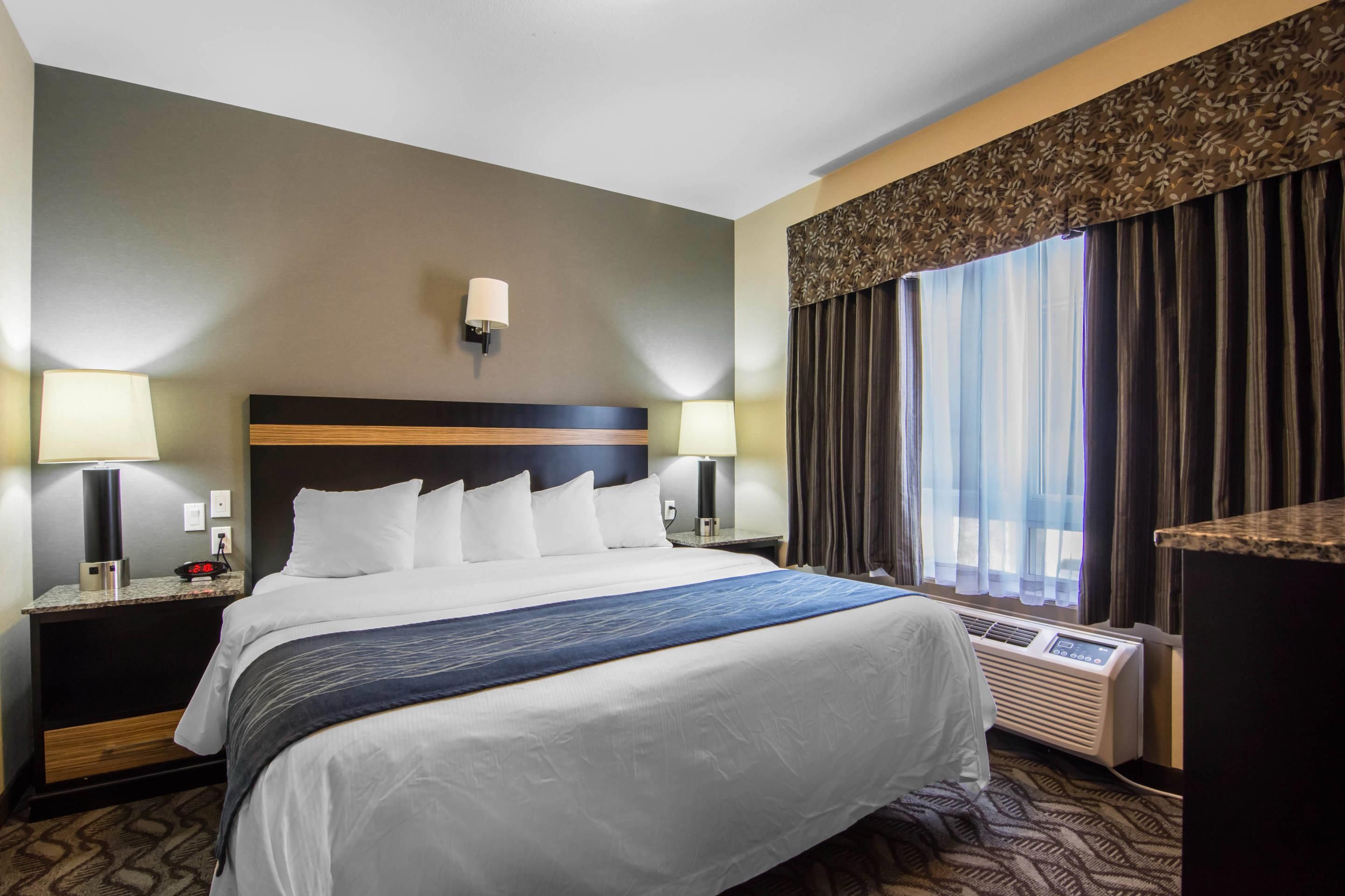 Comfort Inn & Suites - Fort Saskatchewan - Schlafzimmer