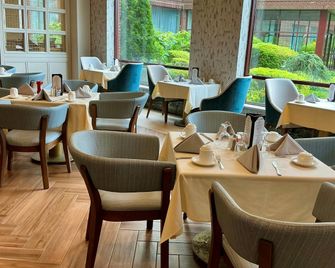 DoubleTree by Hilton New York LaGuardia Airport - קווינס - מסעדה