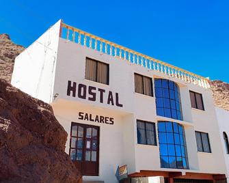 Hostal Salares - Tupiza - Edificio