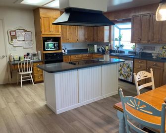 Peaceful 3-bedroom Country Ranch House near Oroville - Oroville - Küche