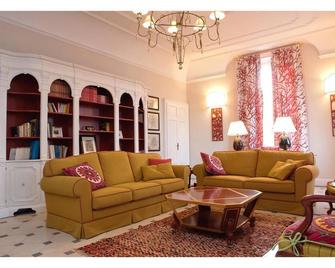 Beautiful Liberty Villa with pool by the Lake Maggiore - Porto Valtravaglia - Living room