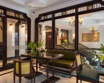 Hanoi Tirant Hotel - האנוי - מרפסת