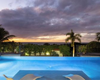 Ocean View Modern And Design Villa - Terres-Basses - Piscina